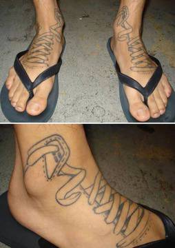 Cool foot tattoos (34 Pics)