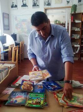 Депутатите от ГЕРБ обогатиха библиотечния фонд на читалището в Старцево