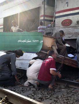 Трагедия в Асют - училищен автобус катастрофира във влак, 47 деца загинаха