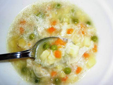 Пилешка супа с грах и други зеленчуци