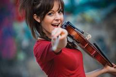 Lindsey Stirling – цигулка смесена с дъбстеп