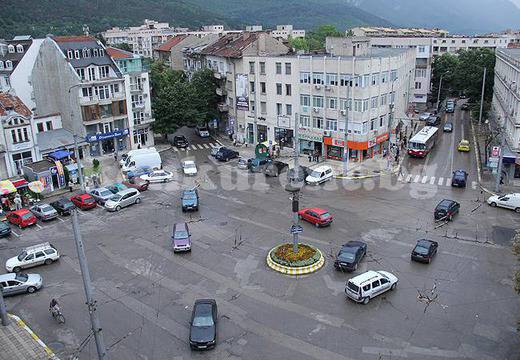 КЗК даде зелена светлина за запълването на дупките във Враца