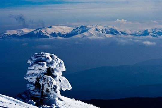 Зимно изкачване на връх Руен в Осогово