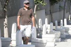 20 фалшиви тоалетни чинии пред Централната банка на Кипър