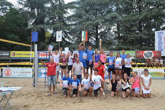 Плажен волейбол: Завърши турнирът за купа "Емона", от днес играят за купата на кмета
