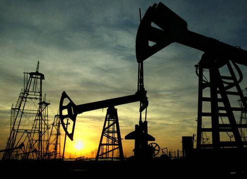 Цената на петрола се срина и удари 6-годишно дъно