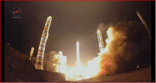Ракета Протон-М с руски спътник излетя от Байконур!