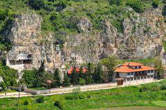 Дестинации: Басарбовски манастир