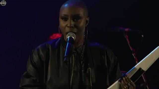 Laura Mvula - Phenomenal Woman (In The Live Lounge) (Live) (2016)