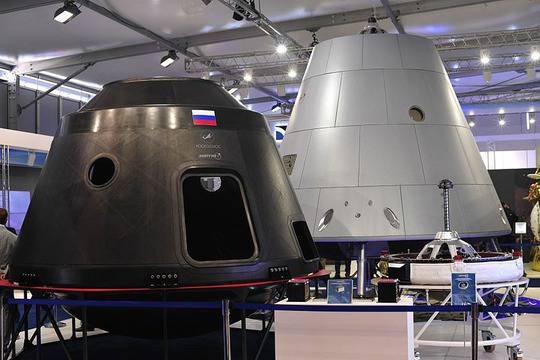 Новият руски пилотиран кораб няма да лети от Восточний, а от Байконур. Няма да лети с ракета Ангара, а със Союз 5. И няма да...