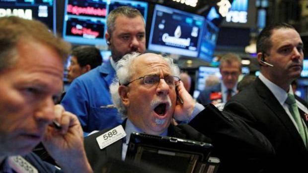 Dow Jones се срина с 1200 пункта