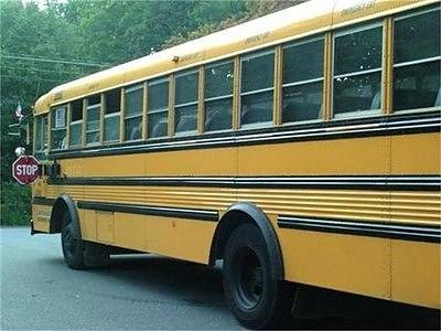 Училищен автобус катастрофира край Враца, има пострадали