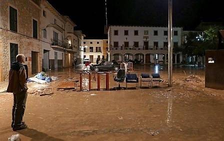 Жертвите на наводненията на испанския остров Майорка станаха 12