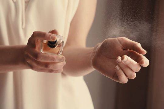 8 дамски парфюма на изгодни цени