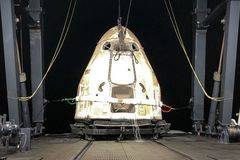 НАСА и СпейсЕкс отложиха изстрелването на товарен кораб Драгън до МКС поради теч на гориво